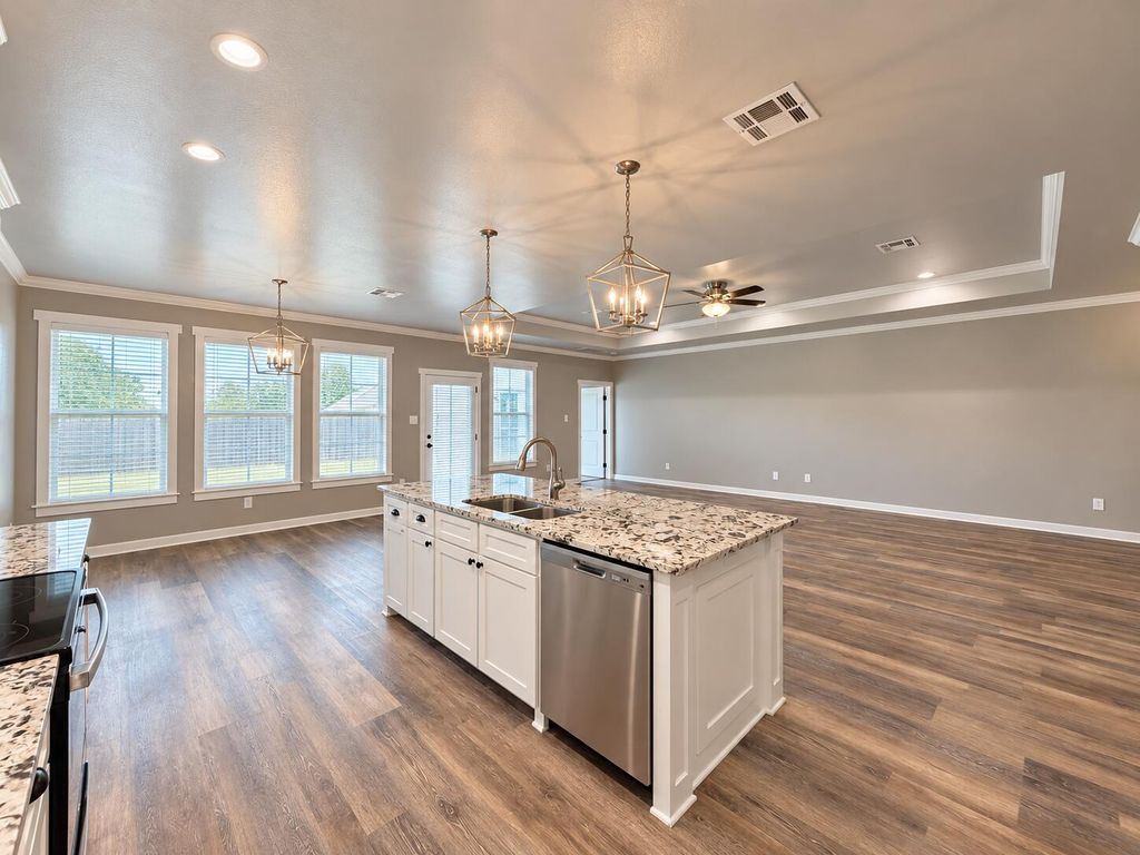 Image 10 of property listing at 3917 Ruth Lane, San Angelo, TX 76904