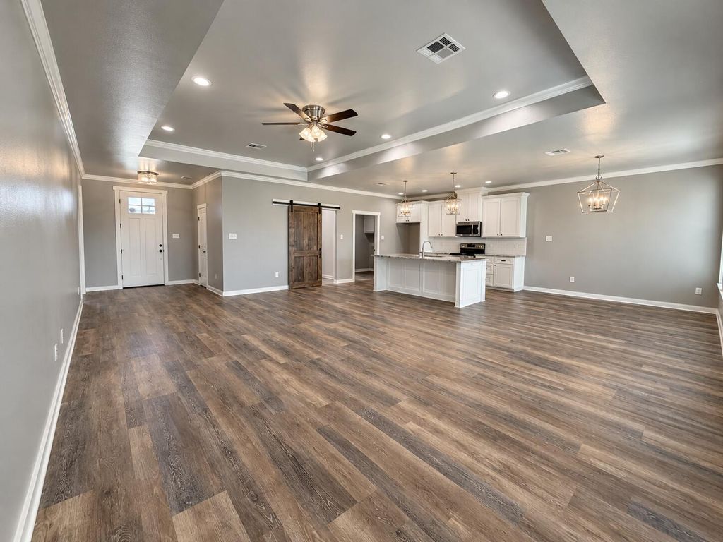 Image 6 of property listing at 3917 Ruth Lane, San Angelo, TX 76904