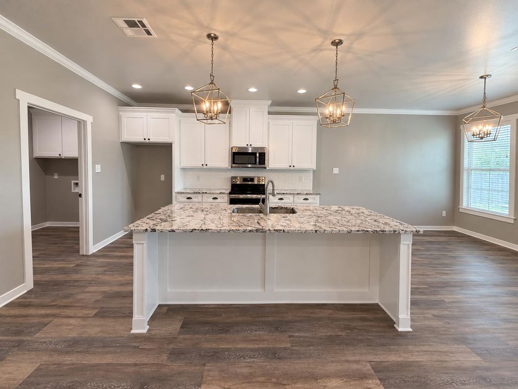Image 8 of property listing at 3917 Ruth Lane, San Angelo, TX 76904