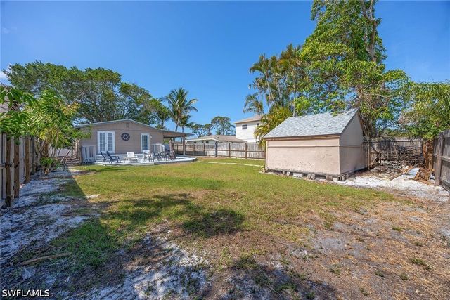 547 101st AVE N, Naples, FL 34108