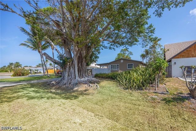 547 101st AVE N, Naples, FL 34108