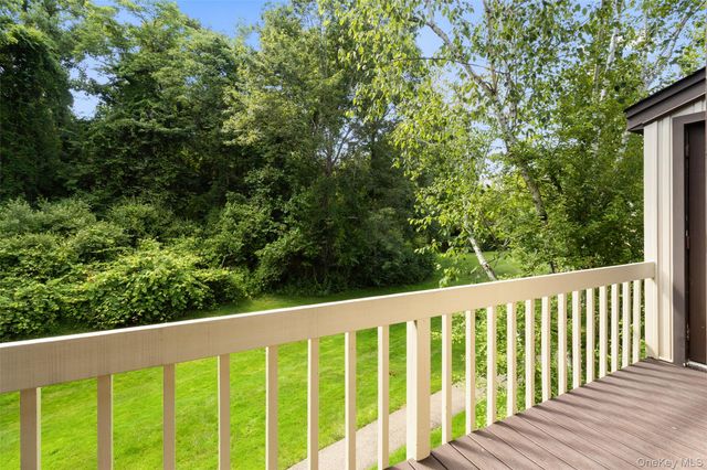 48 Overlook Commons, Yorktown Heights, NY 10598