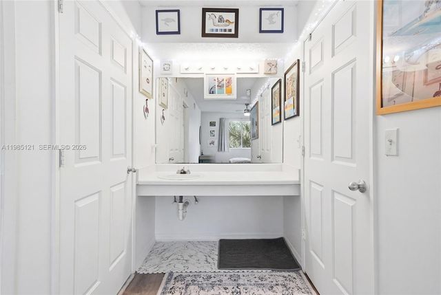 2600 S University Dr 303, Davie, FL 33328