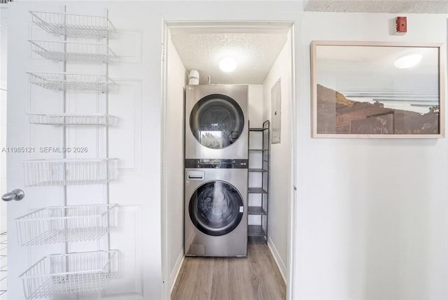 2600 S University Dr 303, Davie, FL 33328