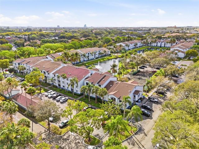 2600 S University Dr 303, Davie, FL 33328