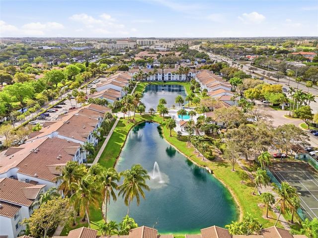 2600 S University Dr 303, Davie, FL 33328