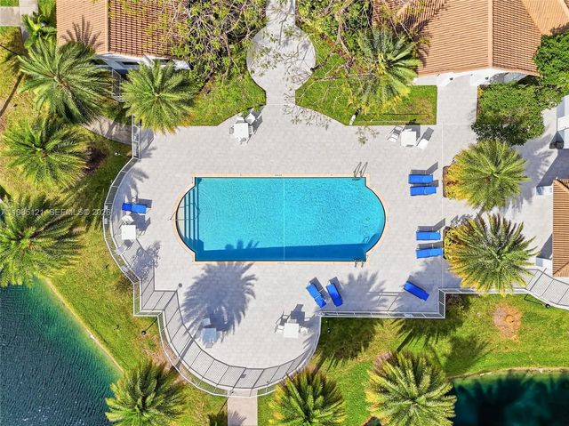 2600 S University Dr 303, Davie, FL 33328