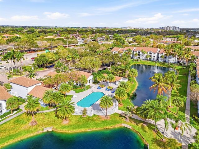 2600 S University Dr 303, Davie, FL 33328