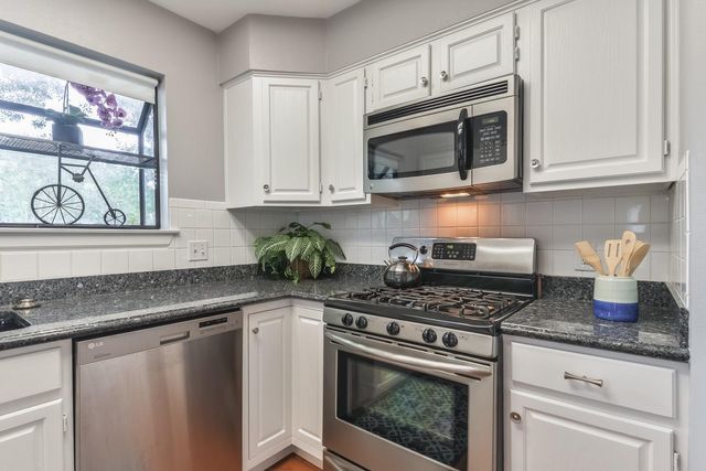 1222 Mabry Mill Road, Houston, TX 77062