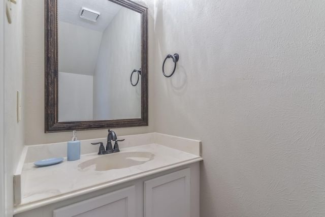 1222 Mabry Mill Road, Houston, TX 77062