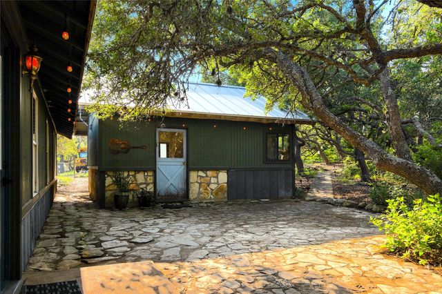 435 Spangenberg RD, Blanco, TX 78623