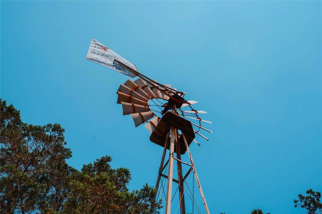 435 Spangenberg RD, Blanco, TX 78623