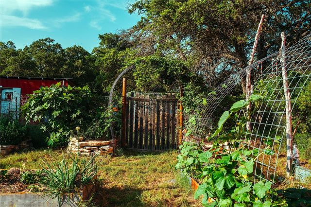 435 Spangenberg RD, Blanco, TX 78623