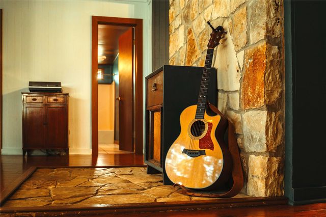 435 Spangenberg RD, Blanco, TX 78623