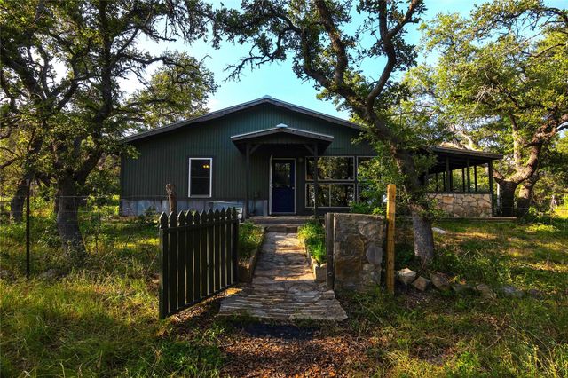 435 Spangenberg RD, Blanco, TX 78623