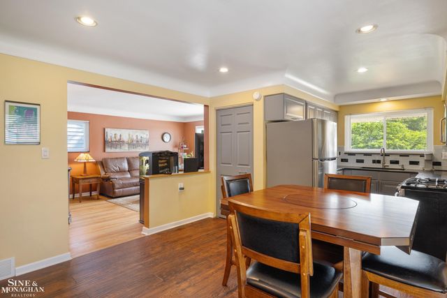 14433 Oxford Road, Plymouth, MI 48170