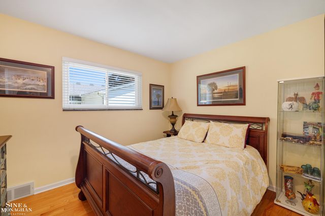14433 Oxford Road, Plymouth, MI 48170