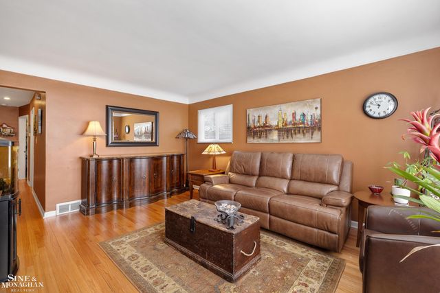 14433 Oxford Road, Plymouth, MI 48170