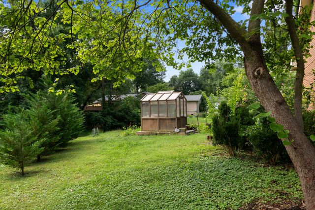 1702 Twin Oaks Ct, Franklin, TN 37064