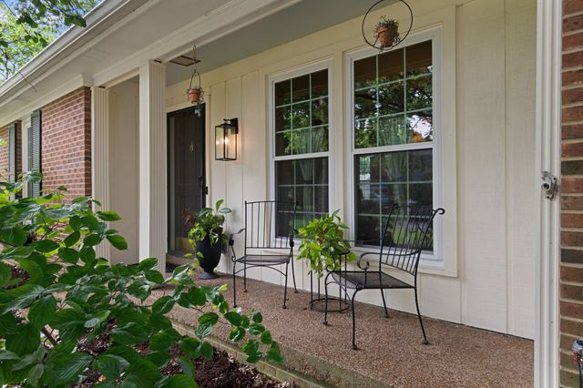 1702 Twin Oaks Ct, Franklin, TN 37064