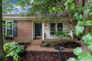 1702 Twin Oaks Ct, Franklin, TN 37064