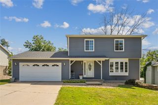 3008 Circle Hill Court NE, Cedar Rapids, IA 52402
