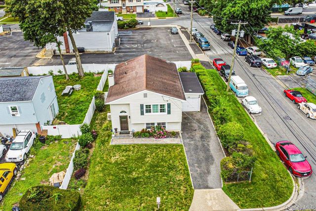 115 Margaretta Avenue, Massapequa, NY 11758