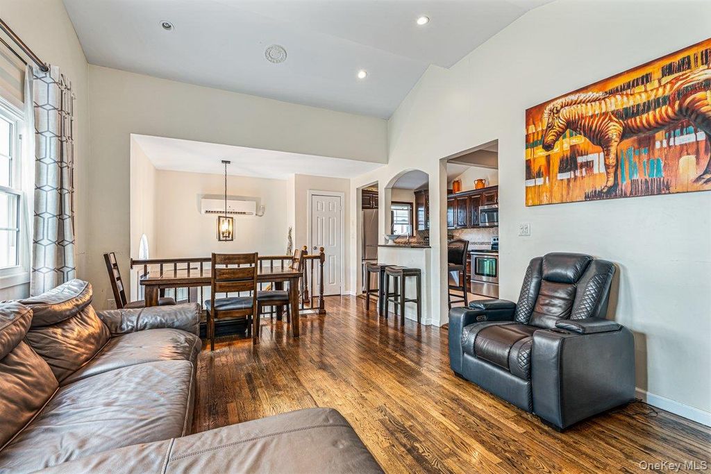 115 Margaretta Avenue, Massapequa, NY 11758 — photo 3