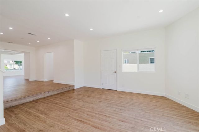 6517 Bellaire Avenue, North Hollywood, CA 91606