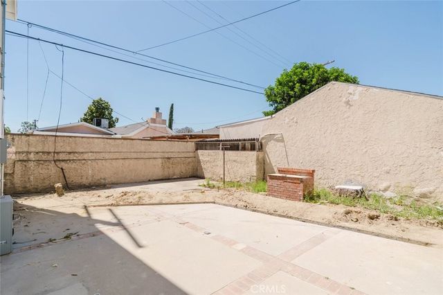 6517 Bellaire Avenue, North Hollywood, CA 91606