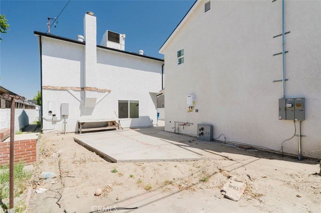 6517 Bellaire Avenue, North Hollywood, CA 91606