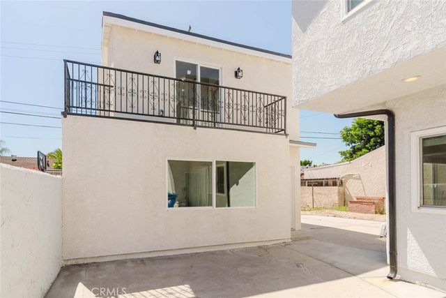 6517 Bellaire Avenue, North Hollywood, CA 91606