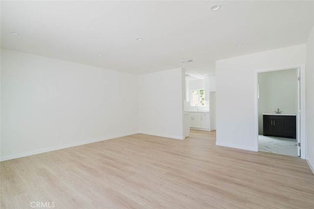 6517 Bellaire Avenue, North Hollywood, CA 91606