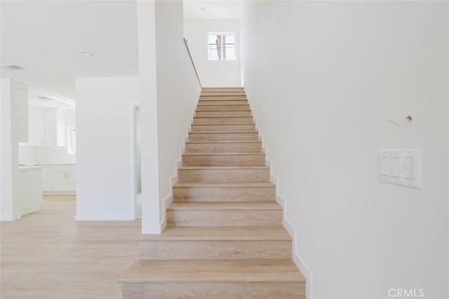 6517 Bellaire Avenue, North Hollywood, CA 91606