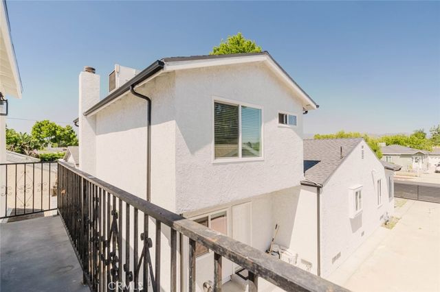 6517 Bellaire Avenue, North Hollywood, CA 91606