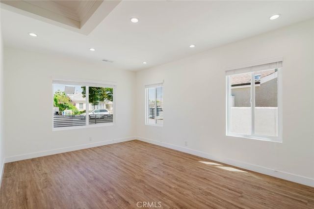 6517 Bellaire Avenue, North Hollywood, CA 91606