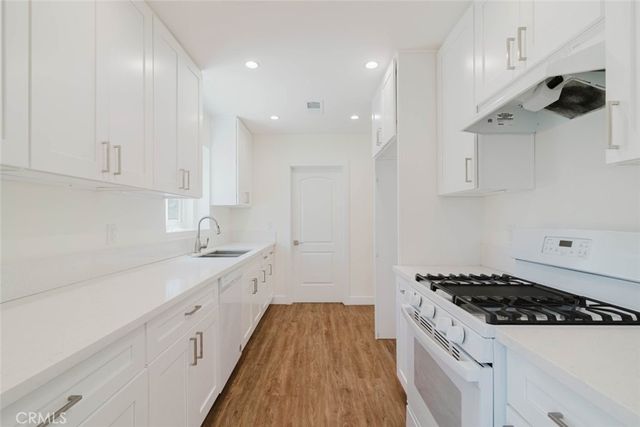 6517 Bellaire Avenue, North Hollywood, CA 91606