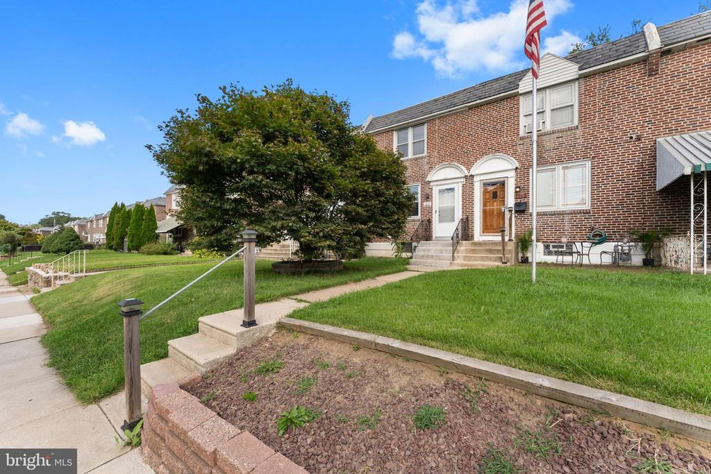 105 N BISHOP AVE, Clifton Heights, PA 19018