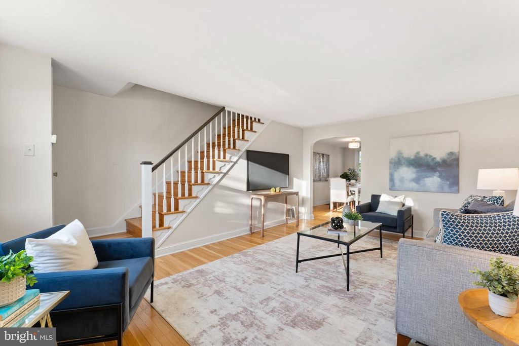 105 N BISHOP AVE, CLIFTON HEIGHTS, PA 19018 — photo 2
