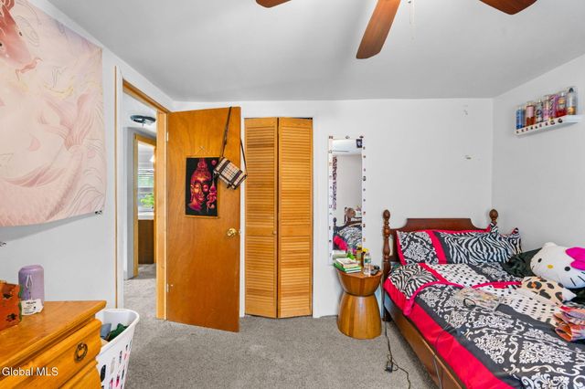 2 W 10th Avenue, Gloversville, NY 12078
