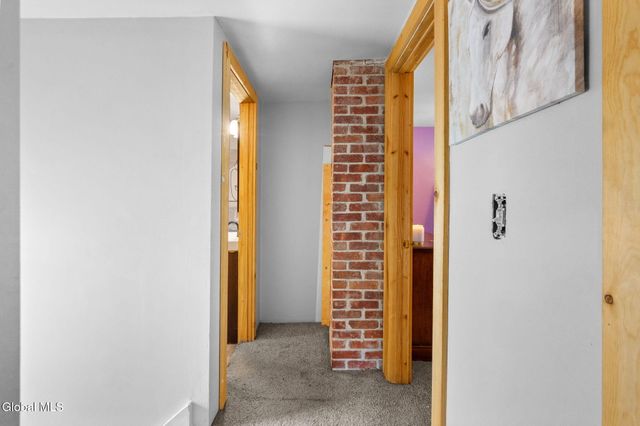 2 W 10th Avenue, Gloversville, NY 12078