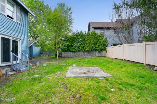 2 W 10th Avenue, Gloversville, NY 12078