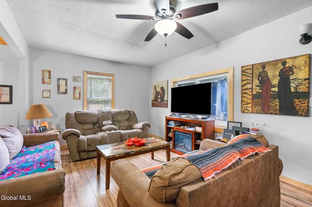 2 W 10th Avenue, Gloversville, NY 12078
