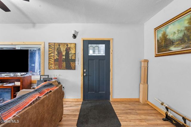 2 W 10th Avenue, Gloversville, NY 12078