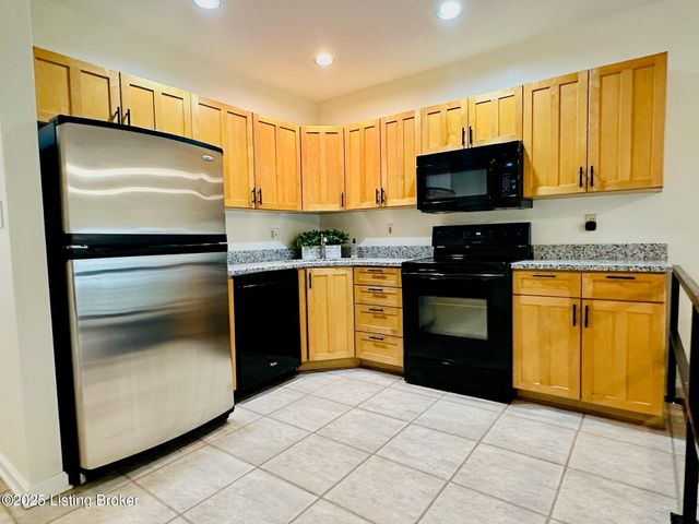 152 N Ewing Ave, Louisville, KY 40206