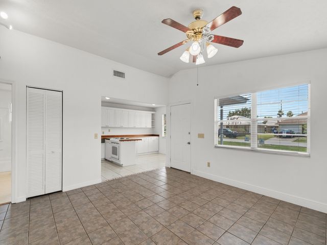 368 14th Place SW, Vero Beach, FL 32962