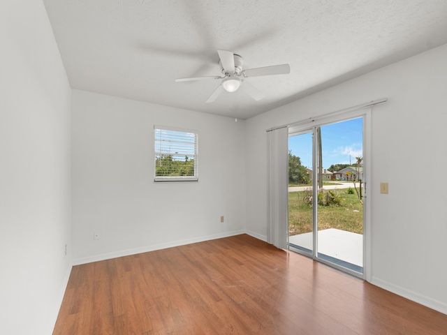 368 14th Place SW, Vero Beach, FL 32962