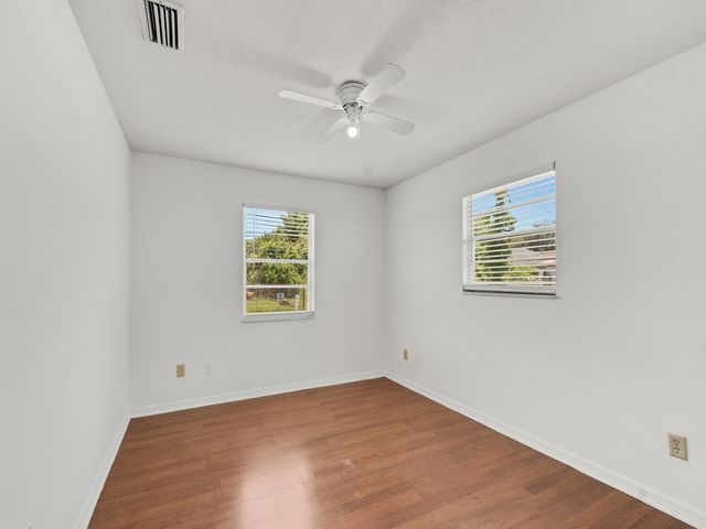 368 14th Place SW, Vero Beach, FL 32962