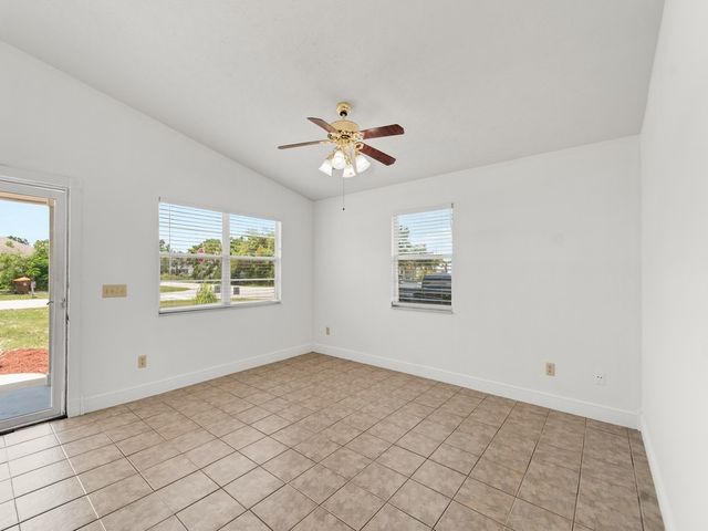 368 14th Place SW, Vero Beach, FL 32962