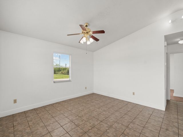 368 14th Place SW, Vero Beach, FL 32962